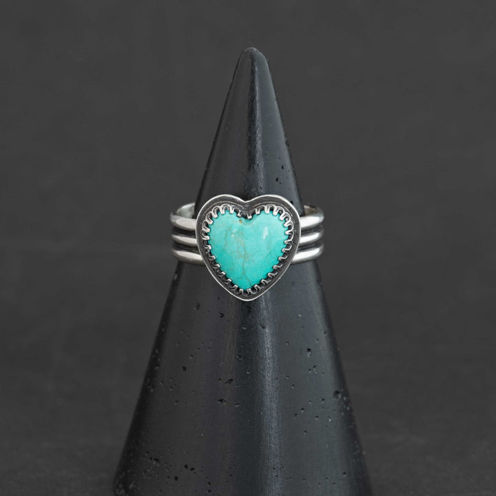 Robin's egg blue Sonora turquoise heart ring with decorative sterling silver bezel work, size 8.5